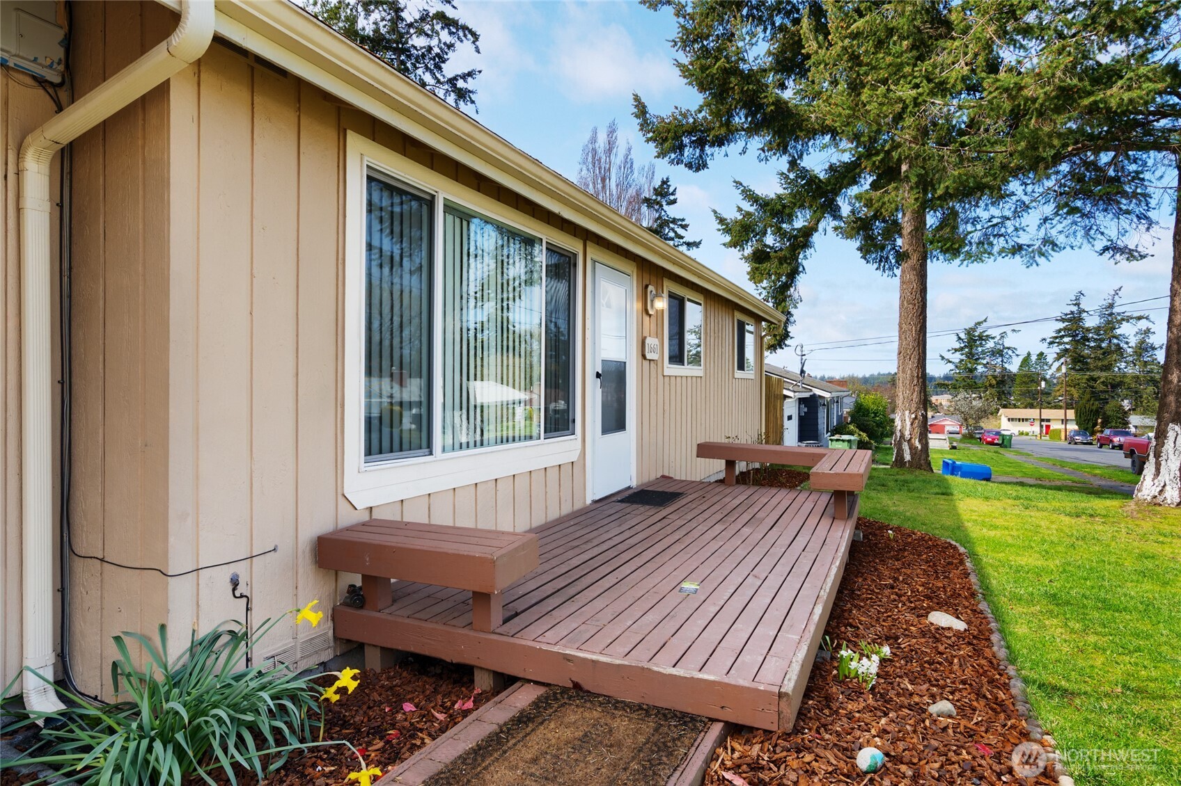 1661 Ne 9th Avenue Property Photo 1