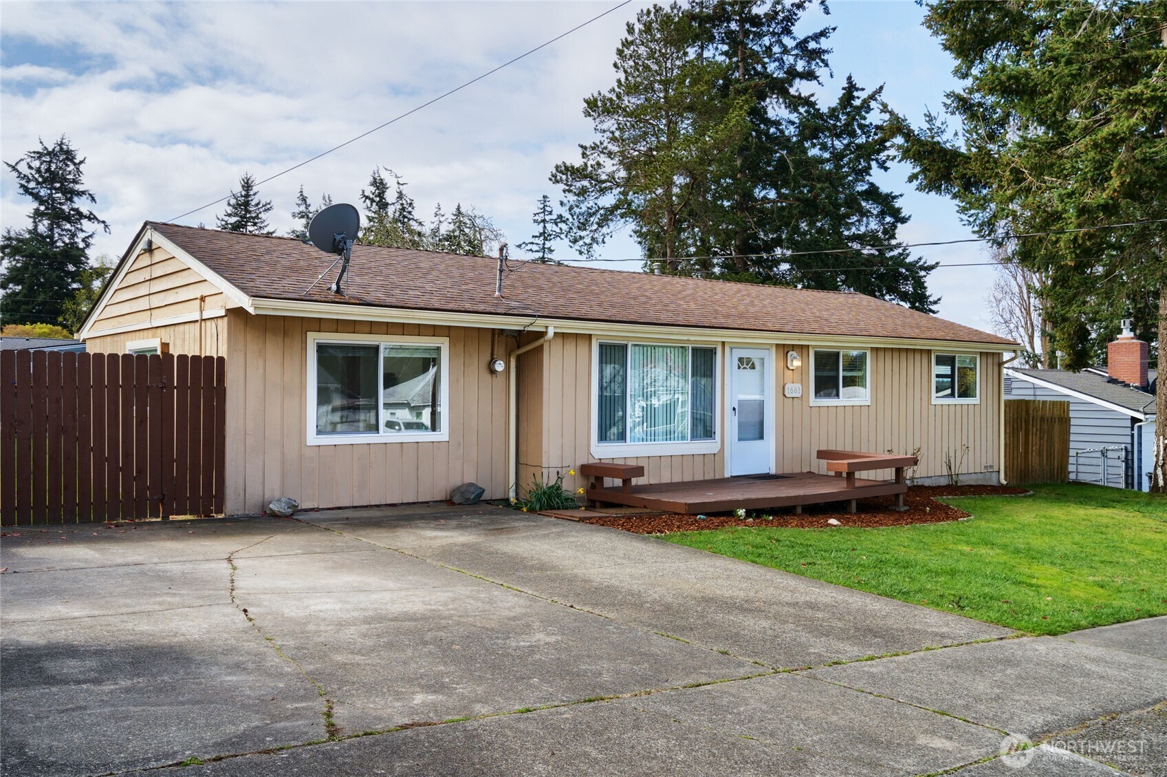 1661 Ne 9th Avenue Property Photo 3