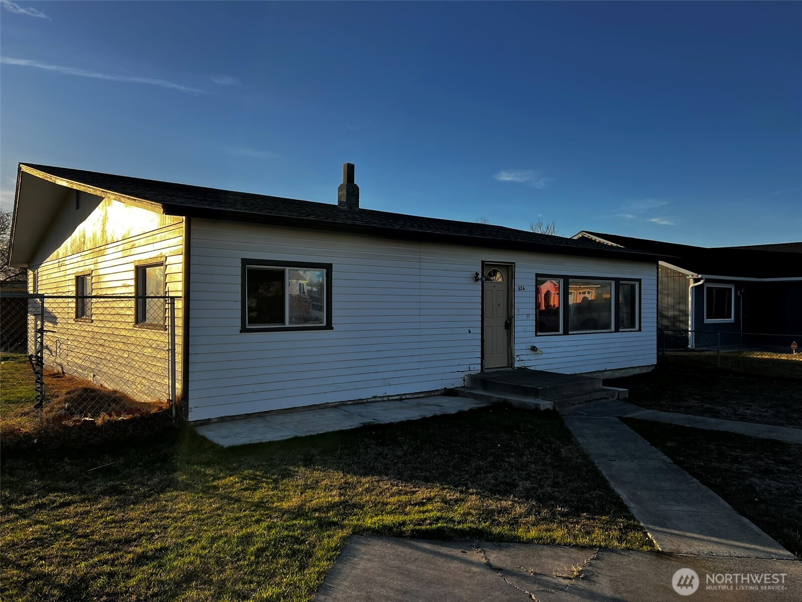 624 S Douglas Avenue Property Photo