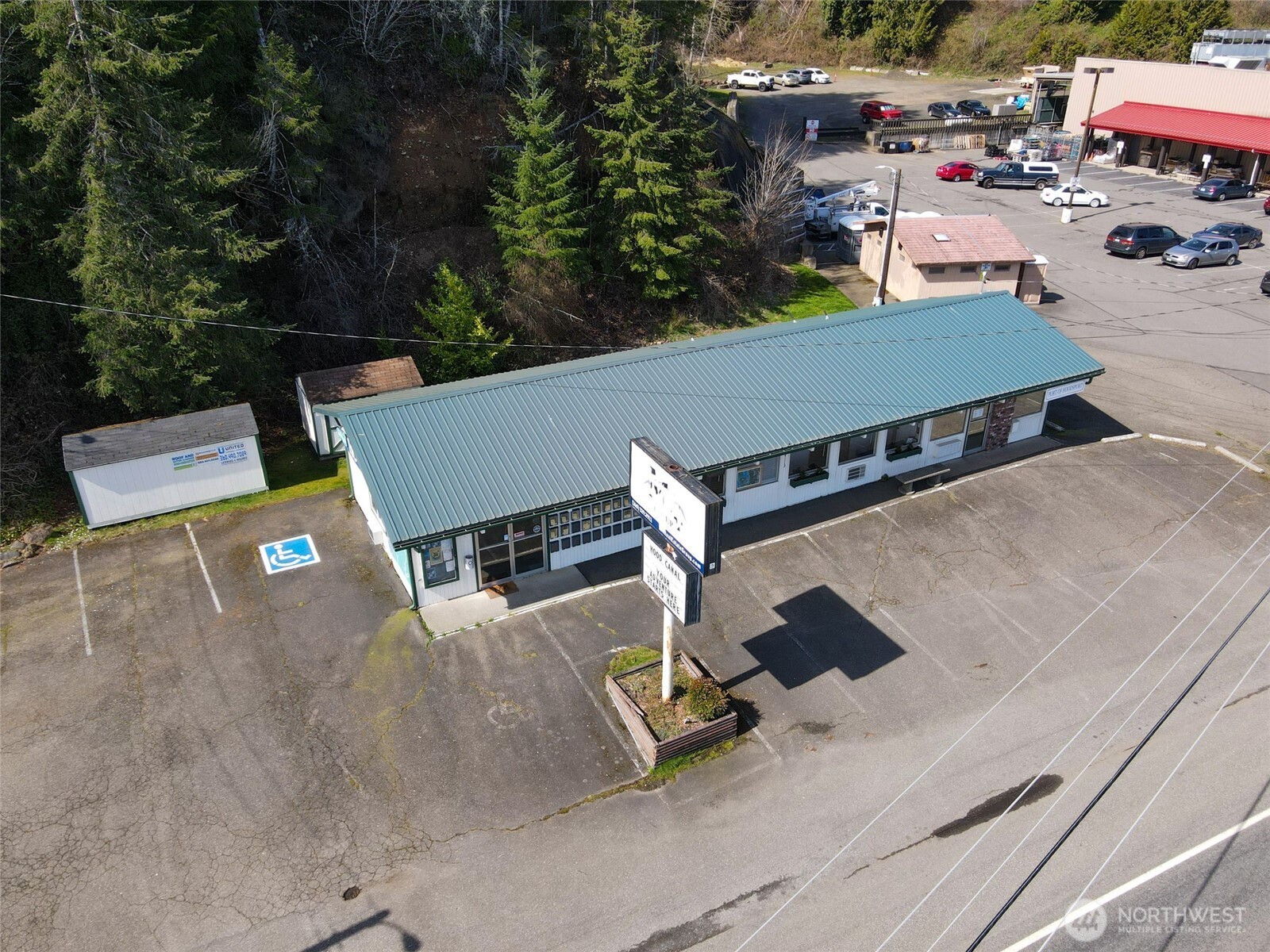 24113 N Us Highway 101 Property Photo 1