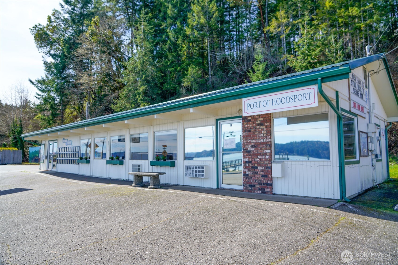 24113 N Us Highway 101 Property Photo 3