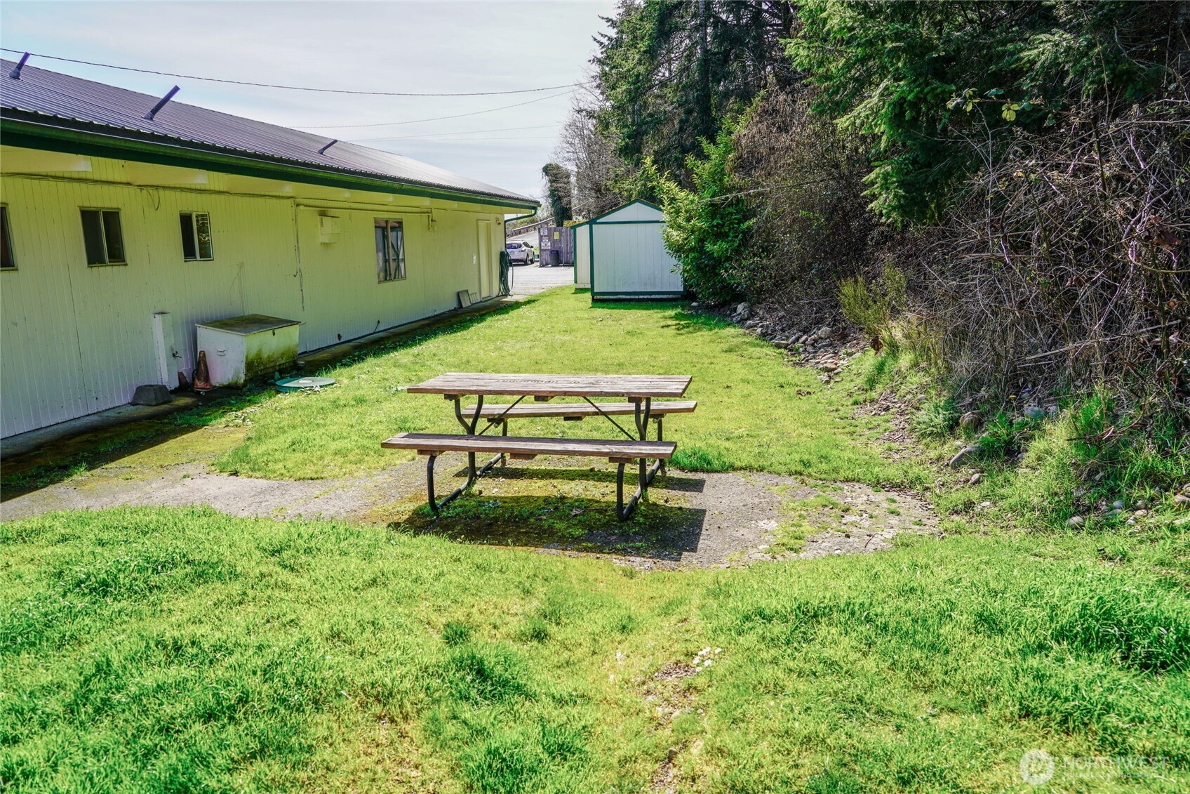 24113 N Us Highway 101 Property Photo 8