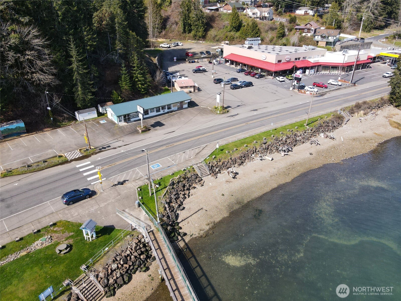24113 N Us Highway 101 Property Photo 29