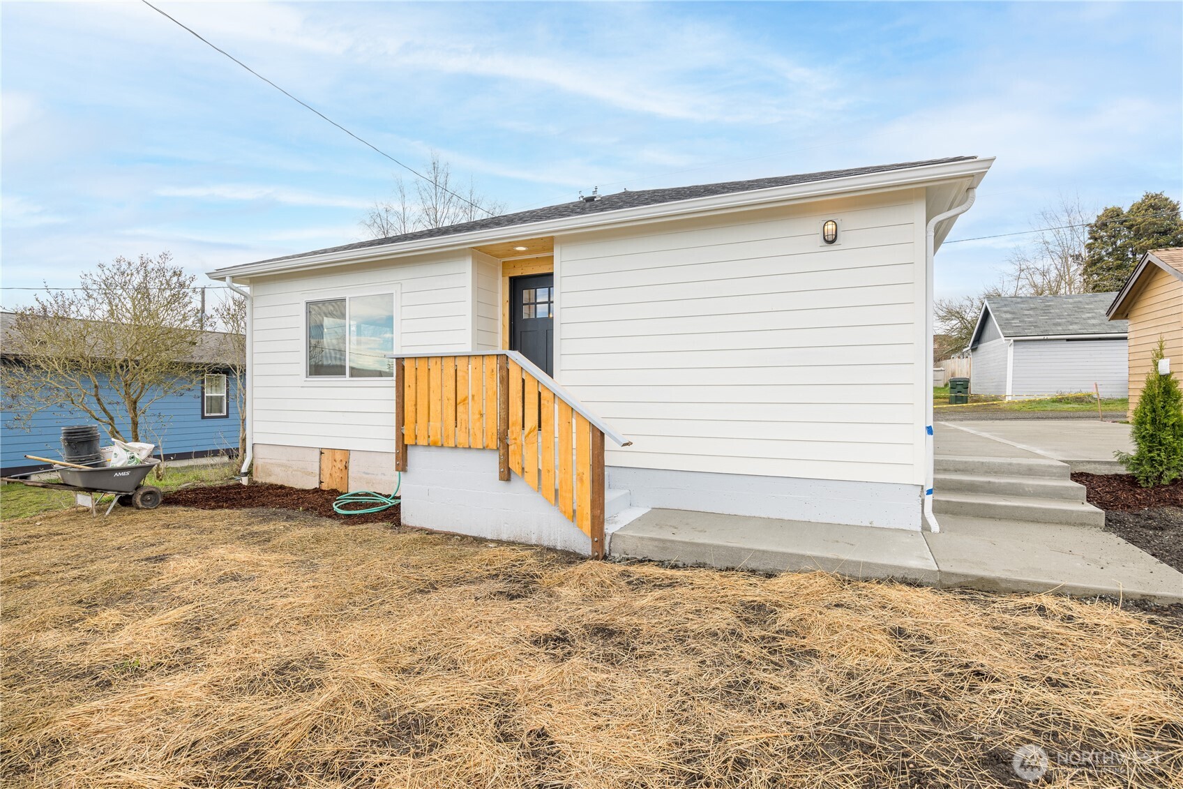 1120 1/2 W 8th Street Property Photo