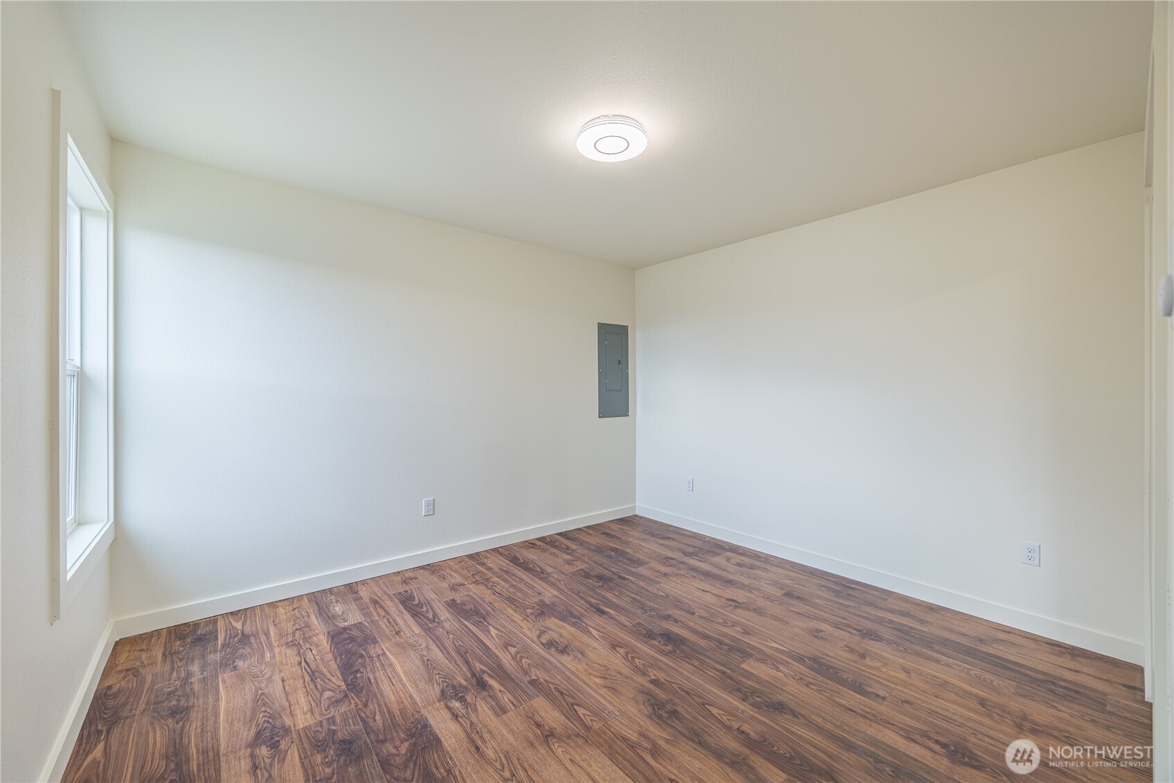1120 1/2 W 8th Street Property Photo 9