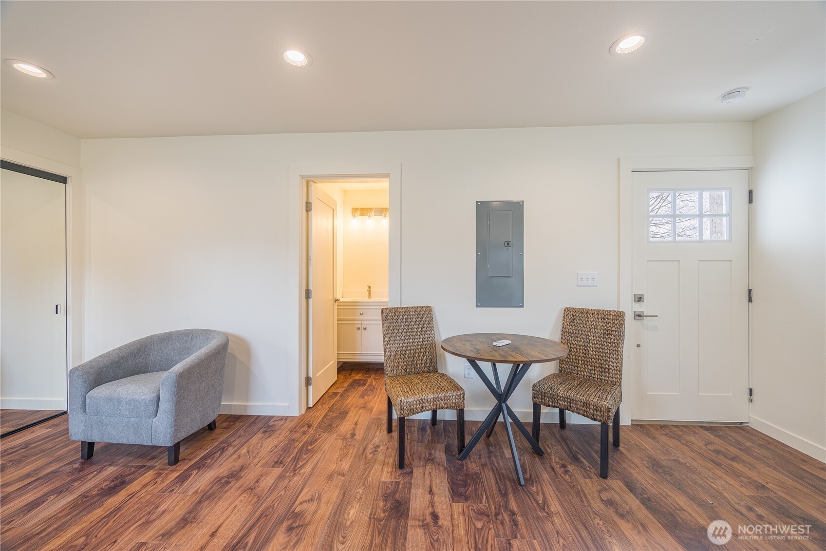 1120 1/2 W 8th Street Property Photo 18