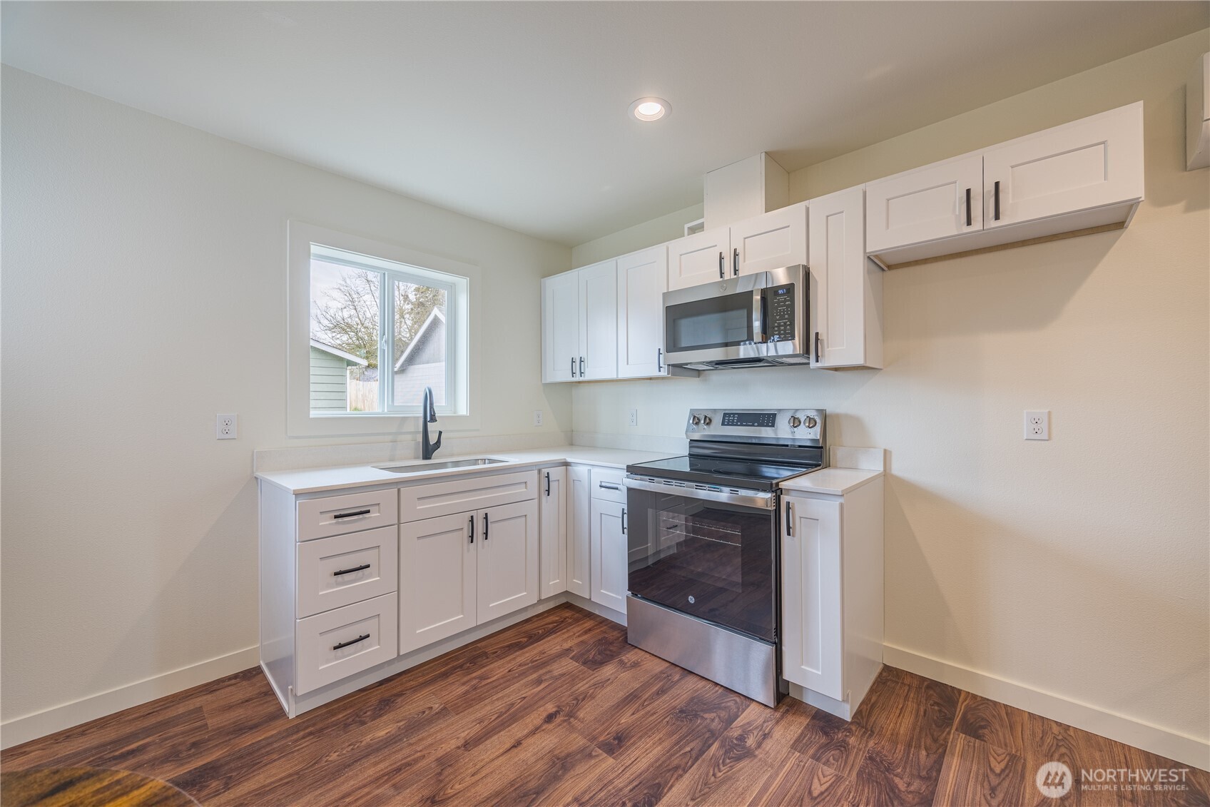 1120 1/2 W 8th Street Property Photo 19