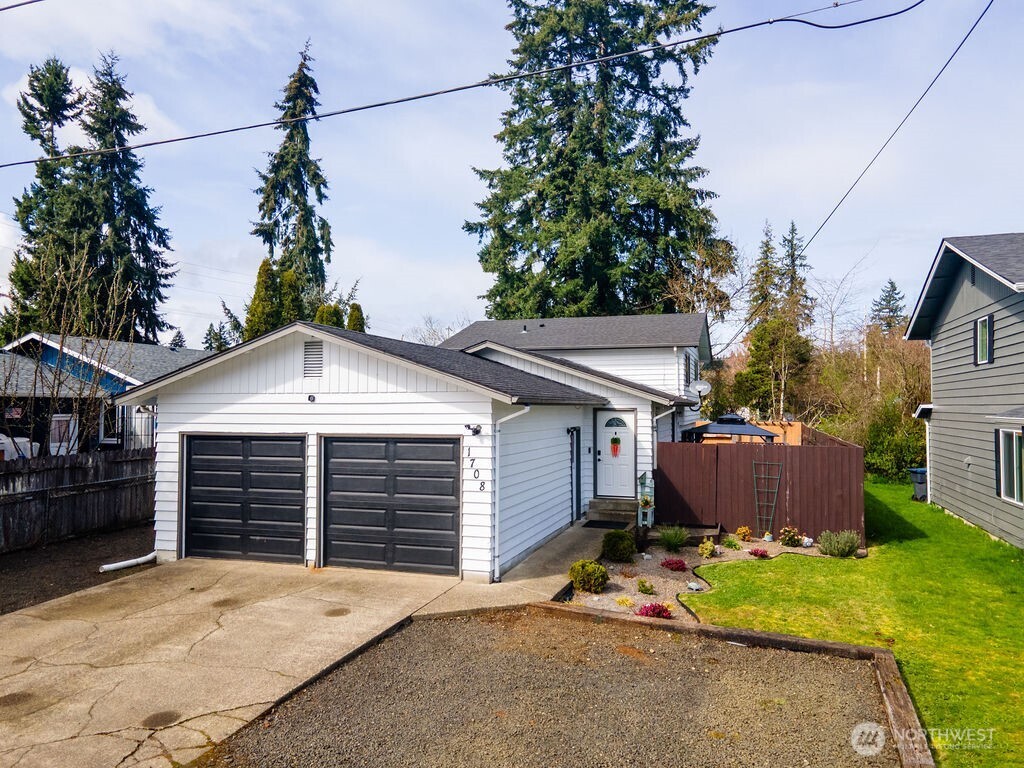 1708 W Young Street Property Photo