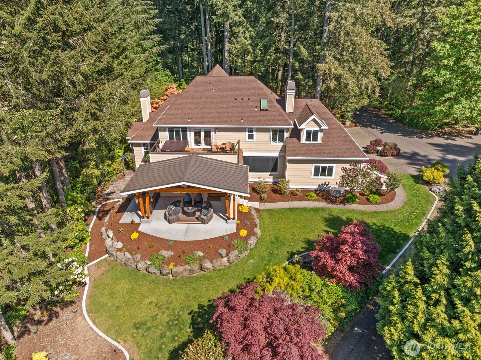 555 Hyak Drive Property Photo 4