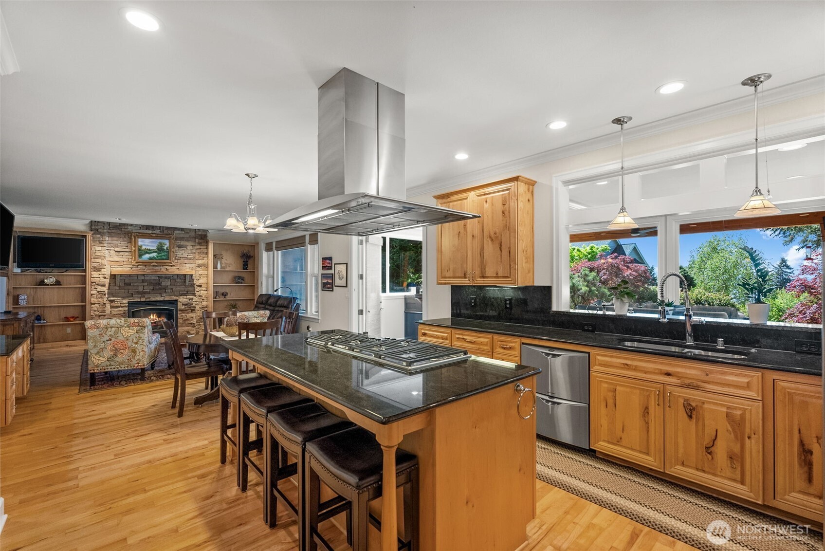 555 Hyak Drive Property Photo 10