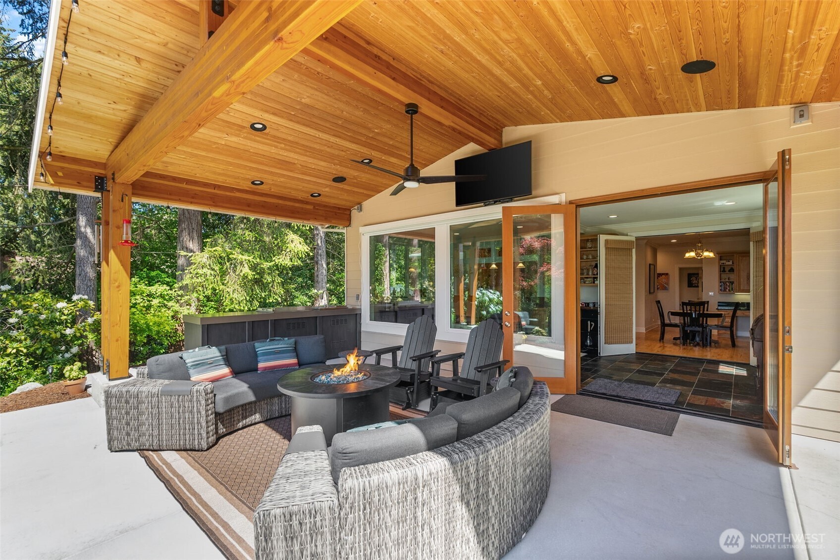 555 Hyak Drive Property Photo 16