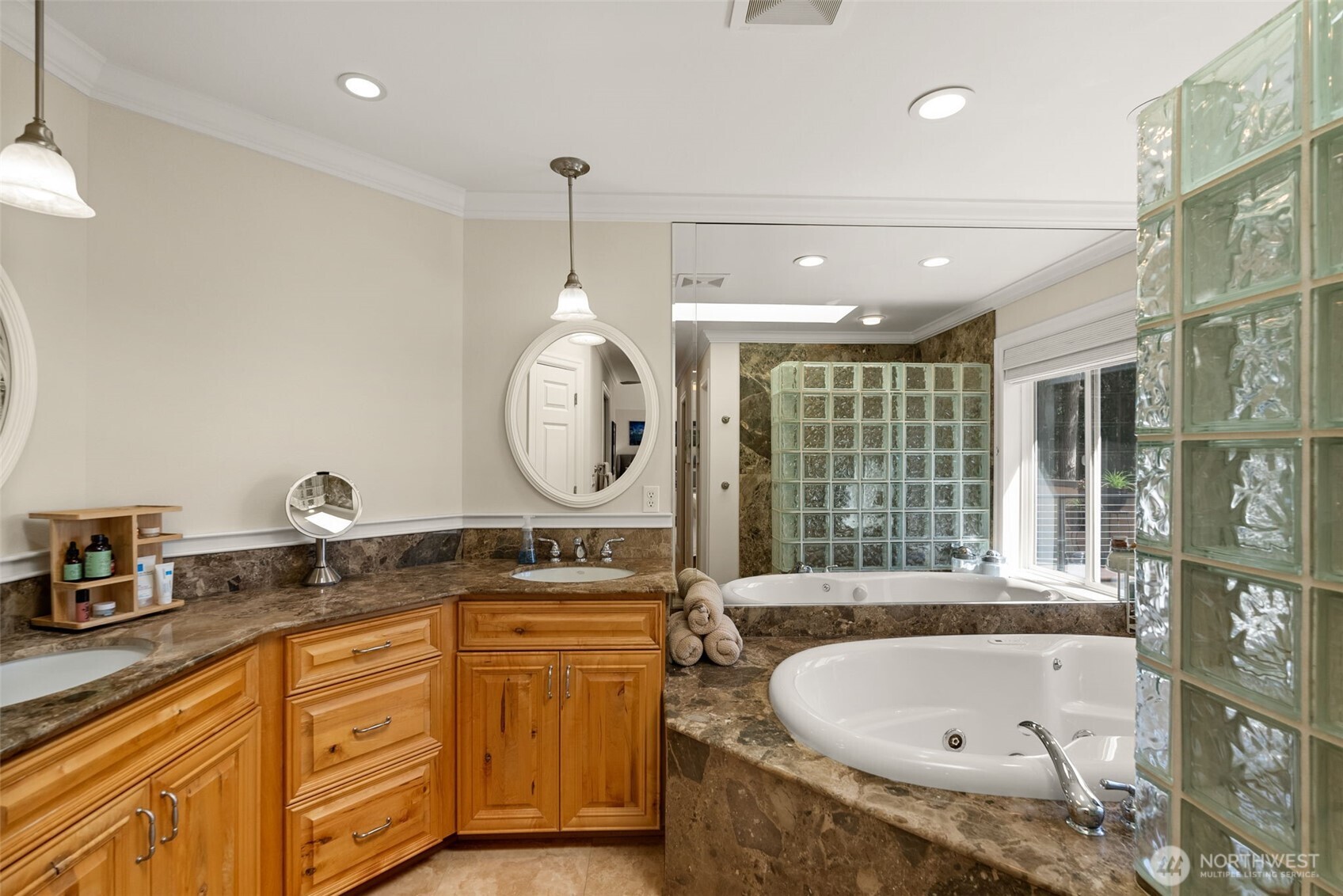 555 Hyak Drive Property Photo 25