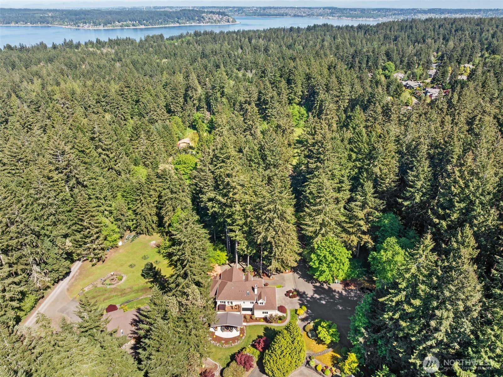 555 Hyak Drive Property Photo 33