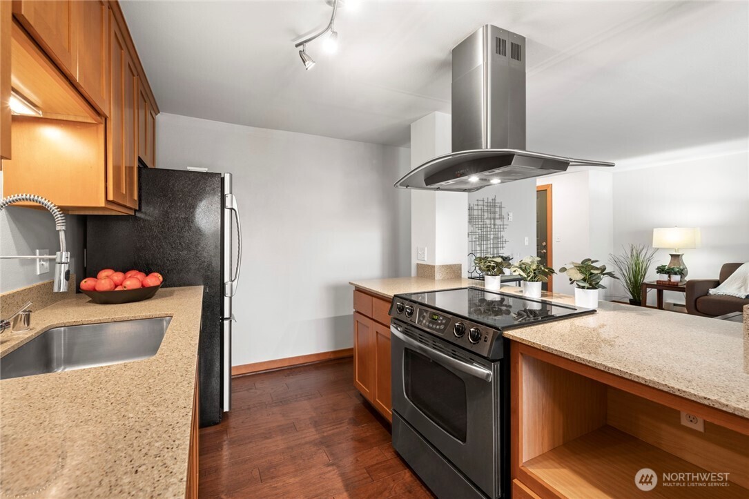 1730 Taylor Avenue 209 Property Photo 6