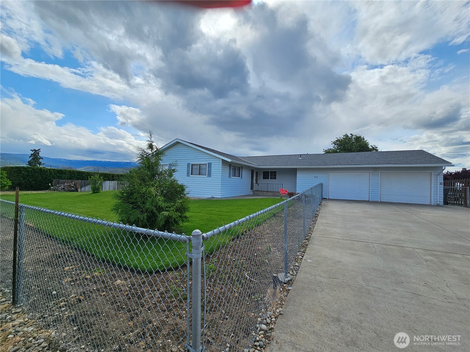 312 N Perry Avenue Property Photo 1