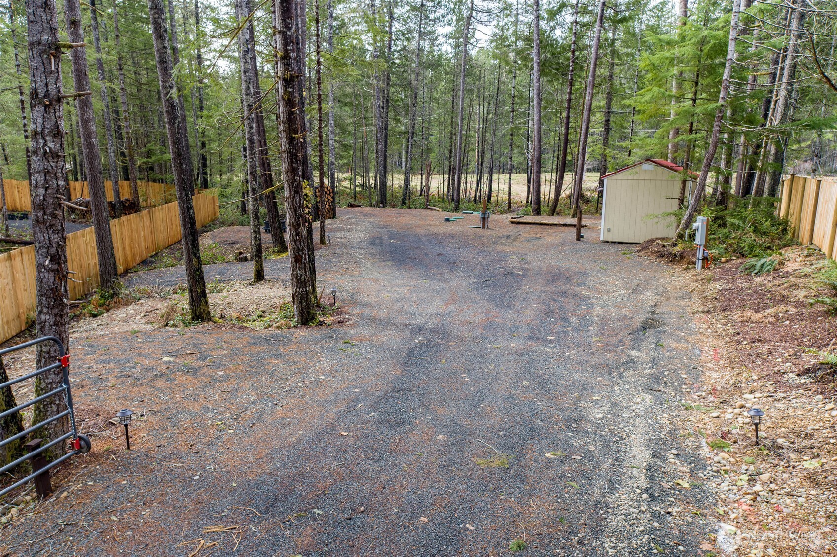 81 N Kings Way Property Photo 1