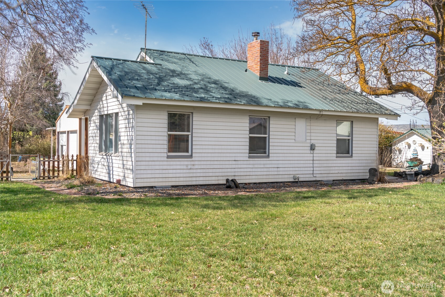 108 W Locust Street Property Photo