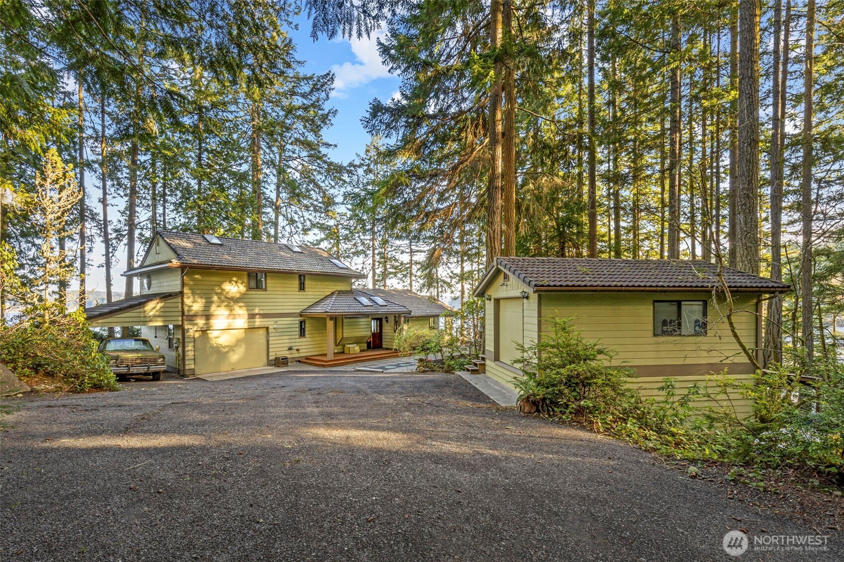 931 Whitney Road Property Photo 3