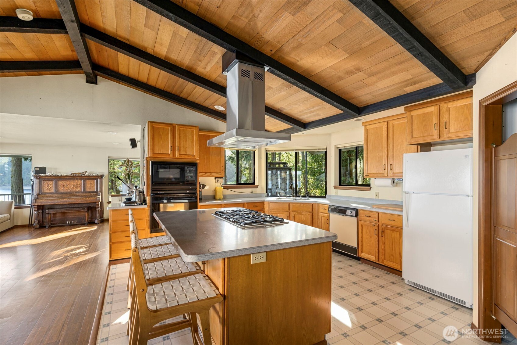 931 Whitney Road Property Photo 14