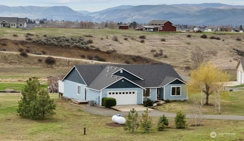 140 Saddlerock Drive Property Photo 1