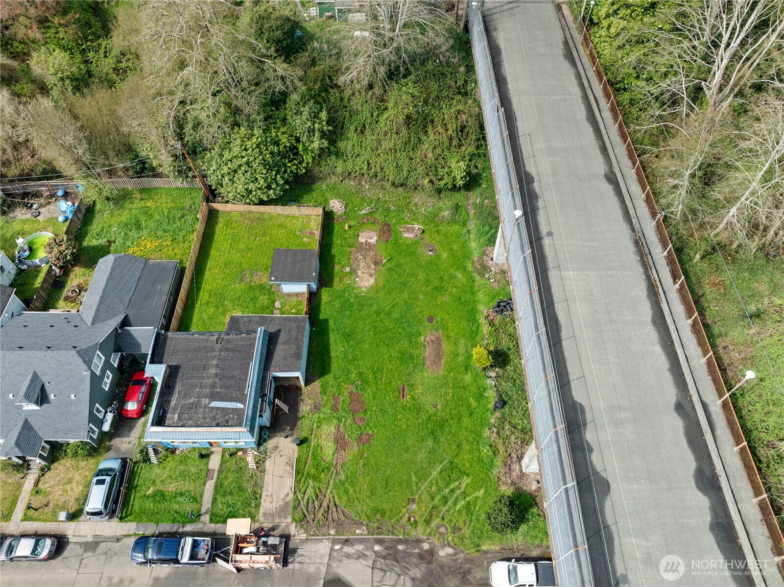 829 Canyon Court Property Photo 4