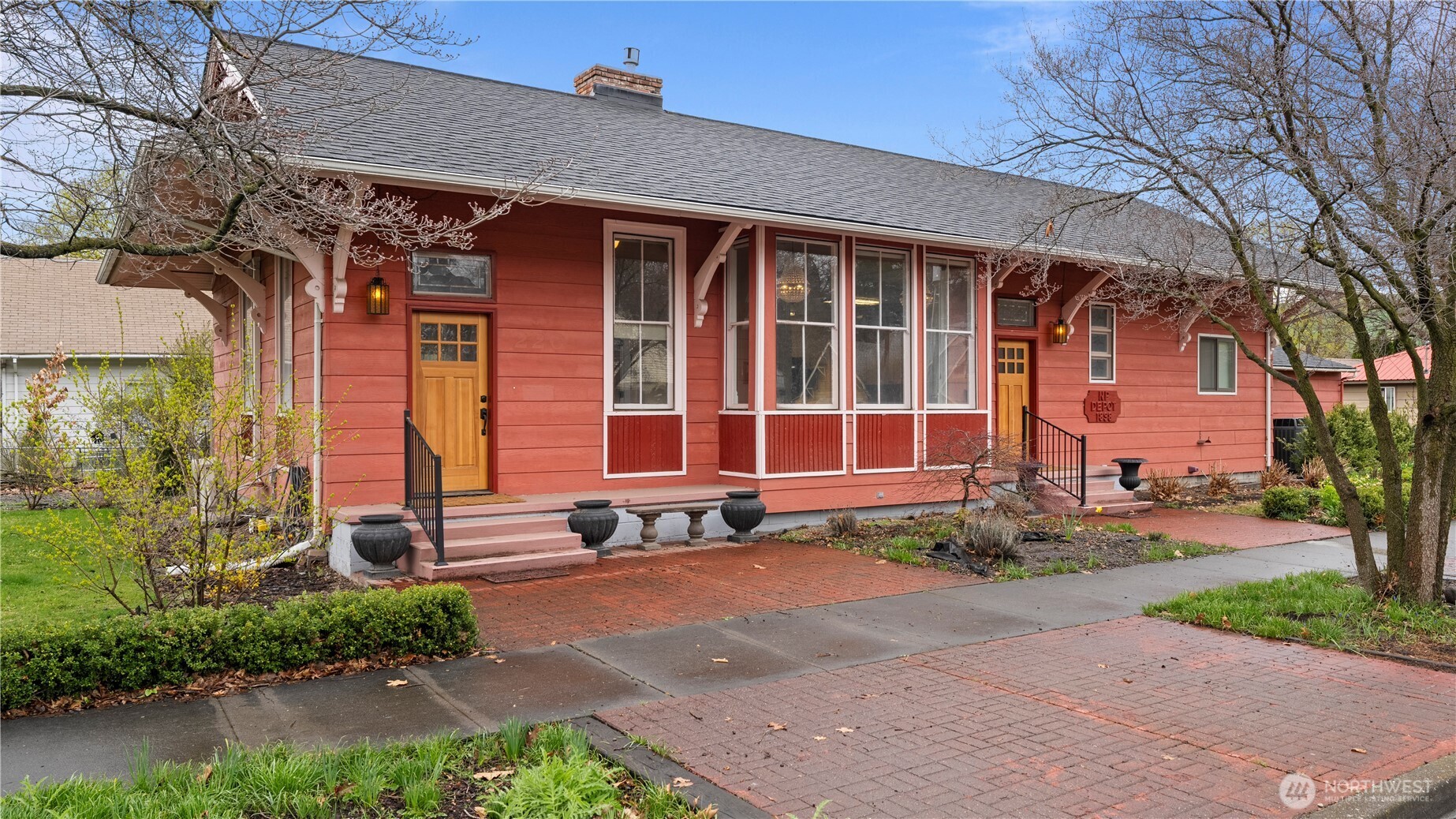 218 S 4th Property Photo