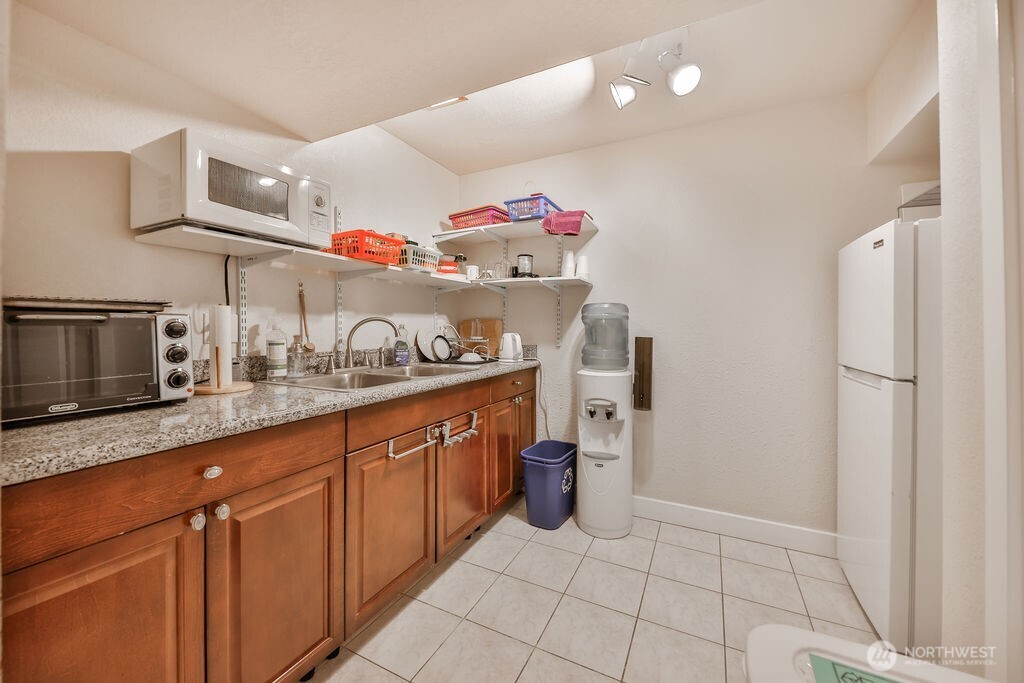 4008 S Pine Street Property Photo 15
