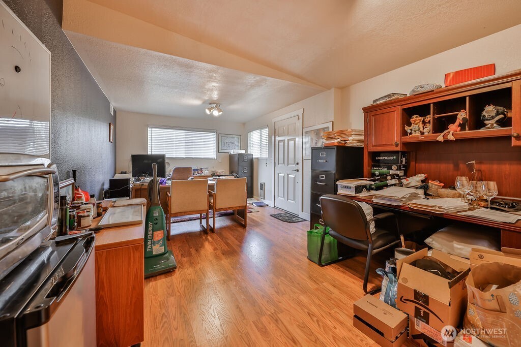 4008 S Pine Street Property Photo 17