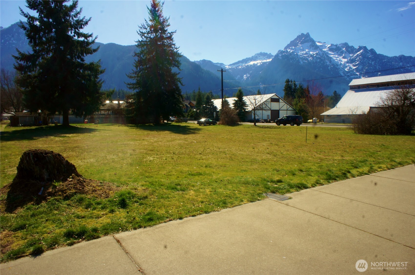 1095 Darrington Street Property Photo