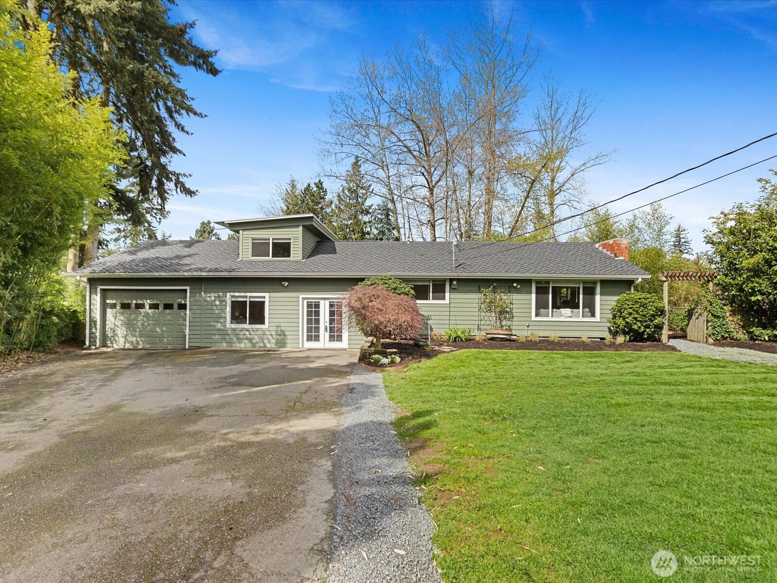 15220 Ash Way Property Photo