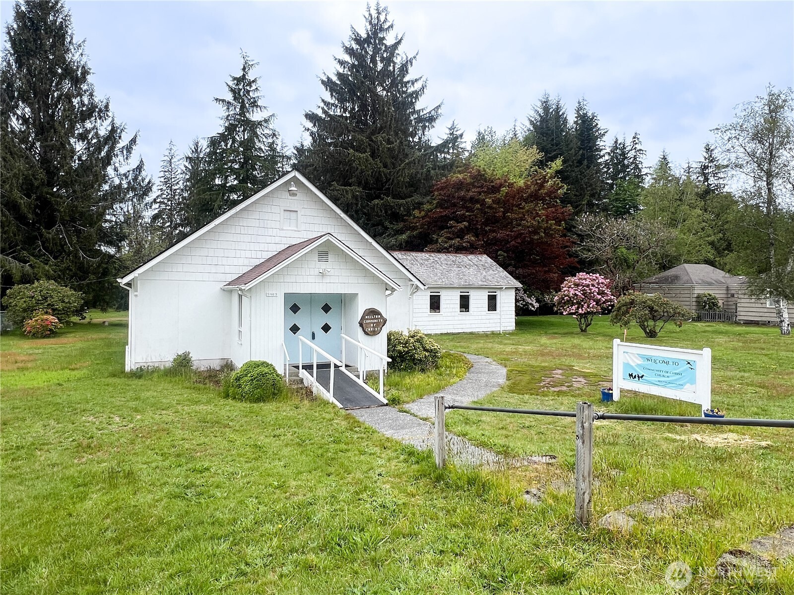5469 Us Highway 101 Property Photo 1