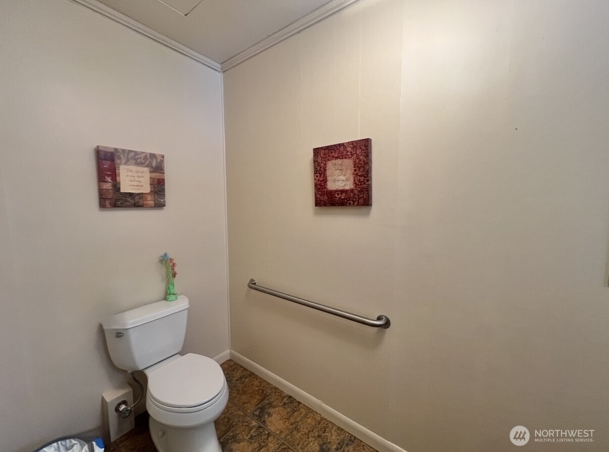 5469 Us Highway 101 Property Photo 14