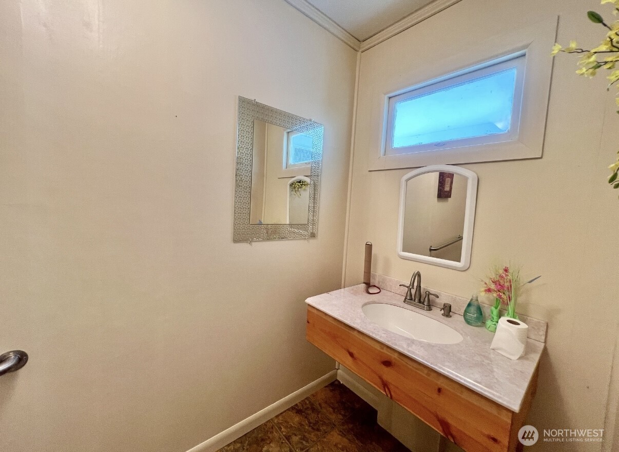 5469 Us Highway 101 Property Photo 15