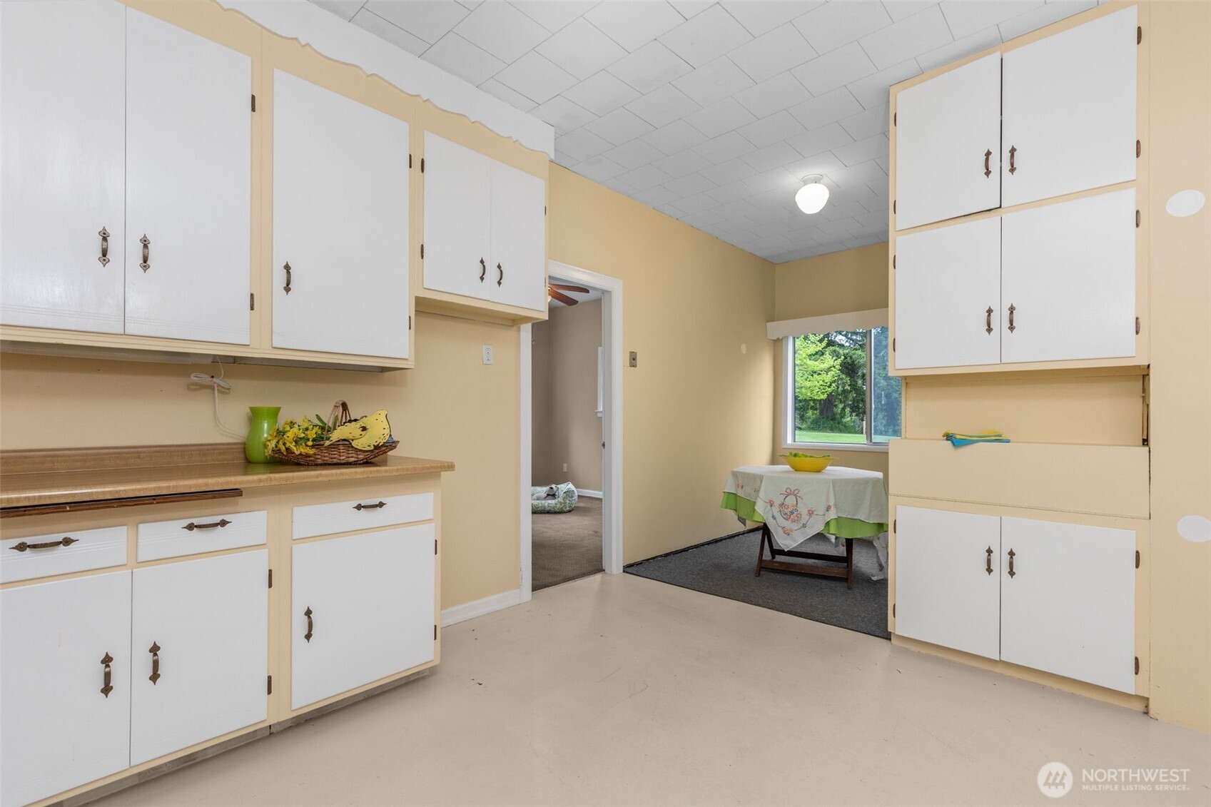 135 Nw Walker Road Property Photo 8