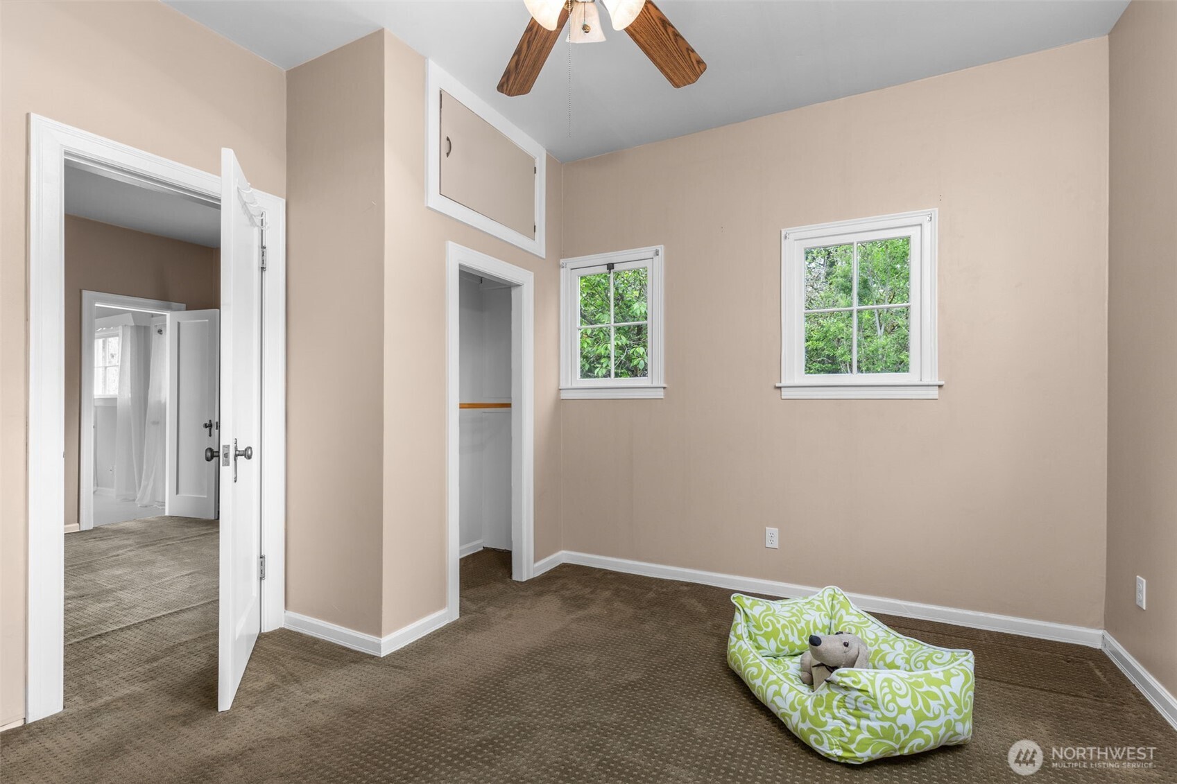 135 Nw Walker Road Property Photo 9