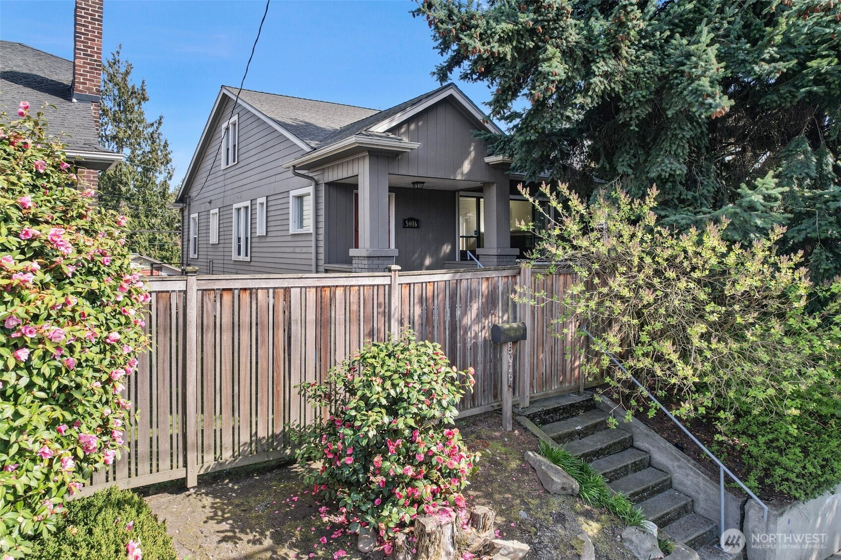 5016 7th Ave Ne Property Photo 1