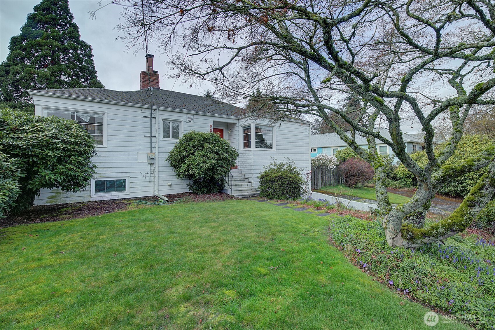 9203 Mary Avenue Property Photo