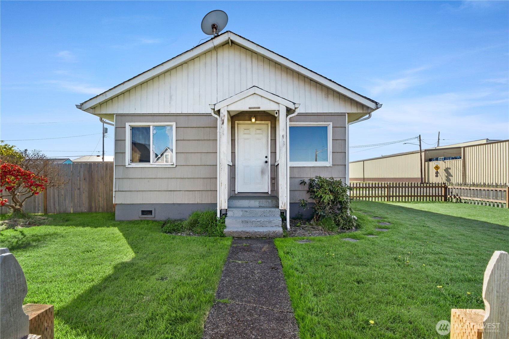 1123 W Wishkah Street Property Photo