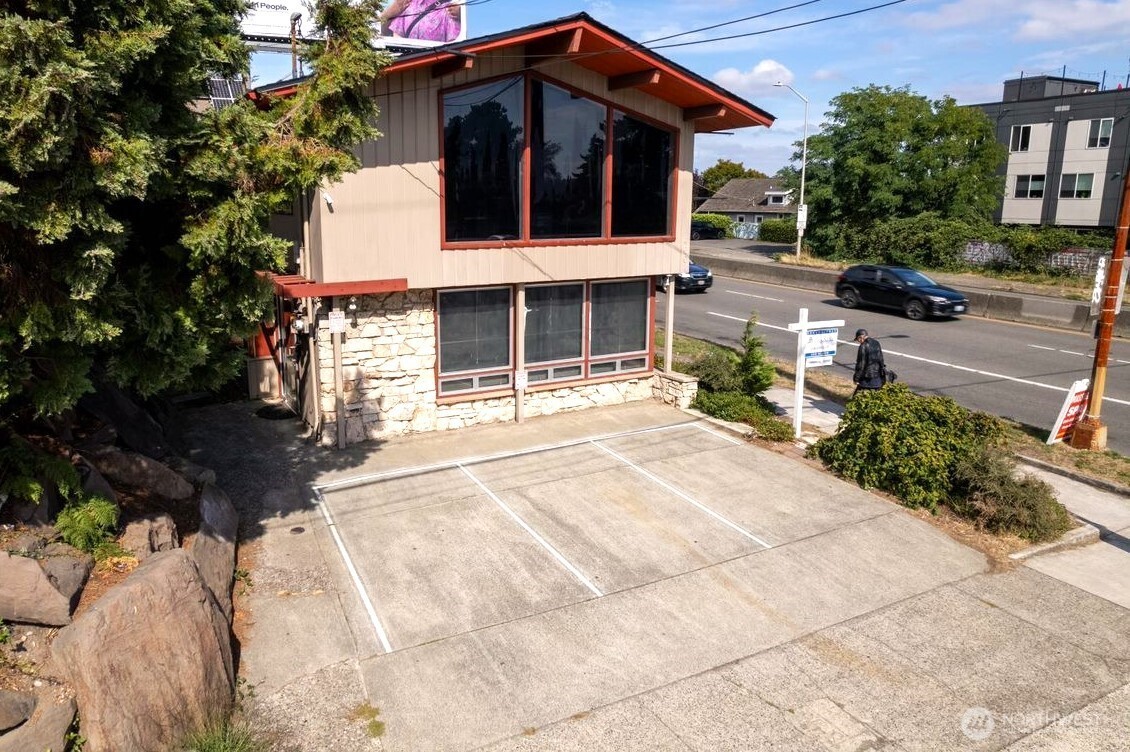 4601 Aurora Avenue Property Photo 4