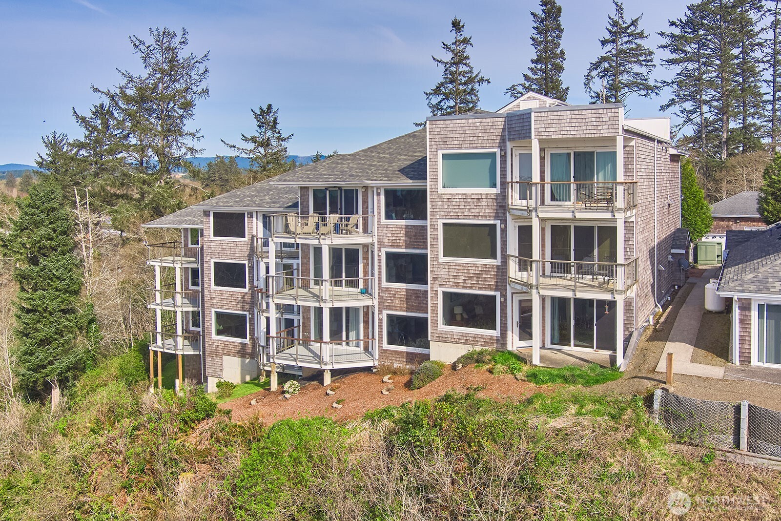 2815 Willows Road 229 Property Photo 24