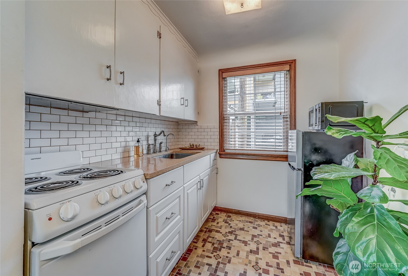 7868 Green Lake Drive Unit 9 Property Photo 8