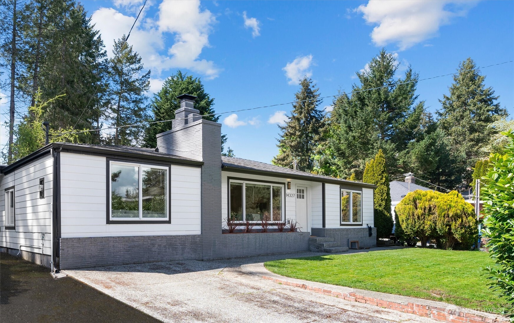 14327 Fremont Avenue Property Photo 1