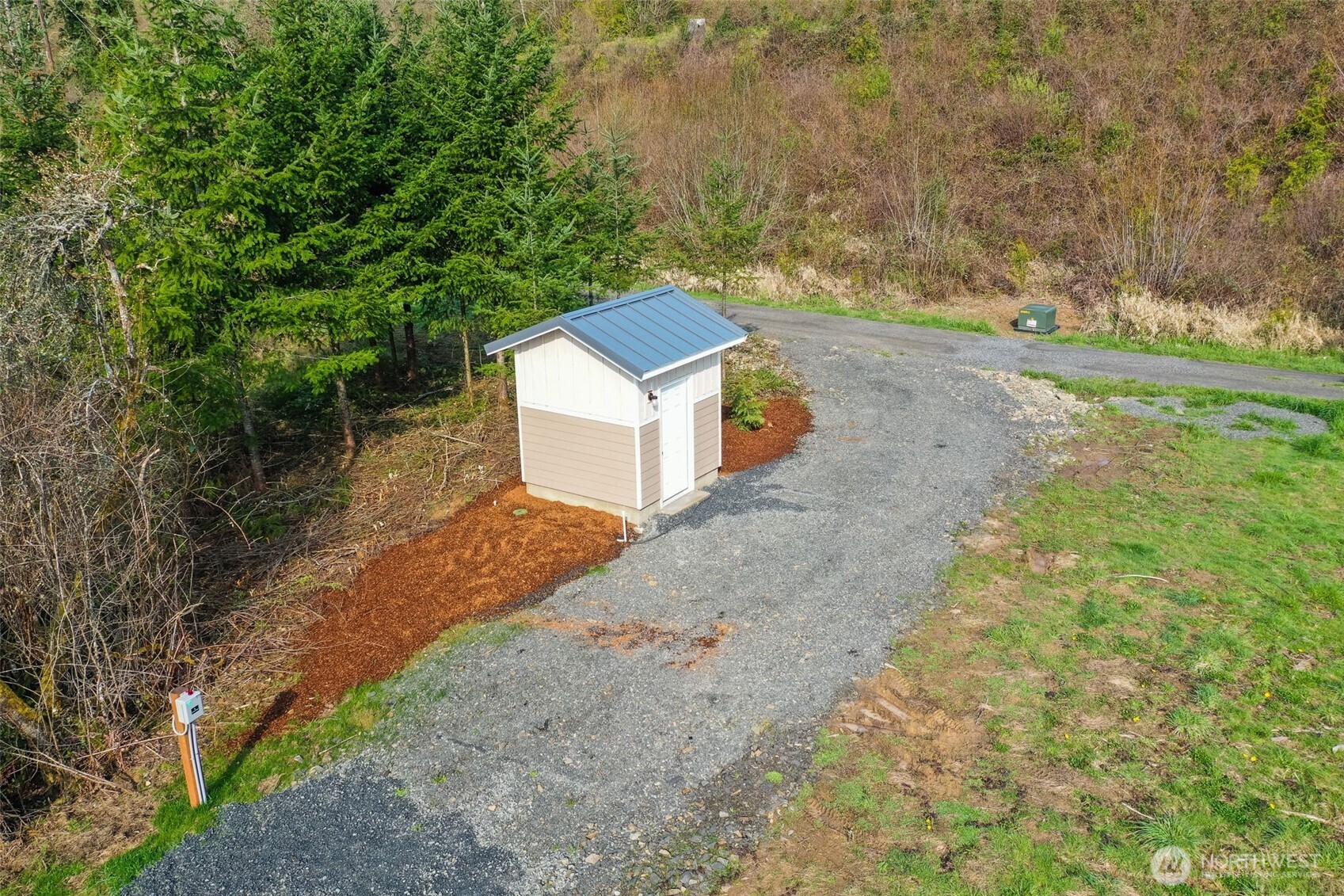 208 Sanderson Road Property Photo 7