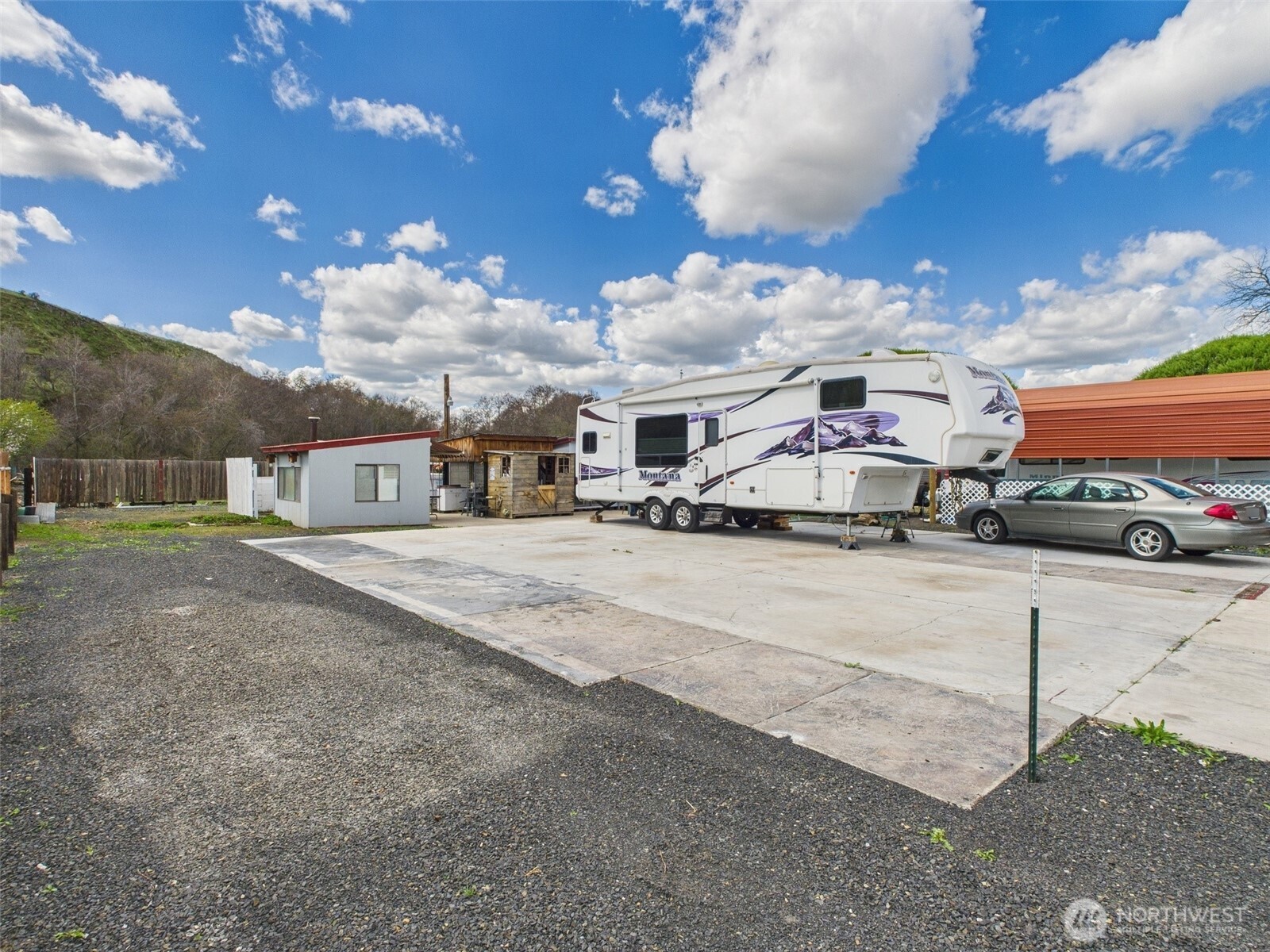315 W 2nd Street Property Photo