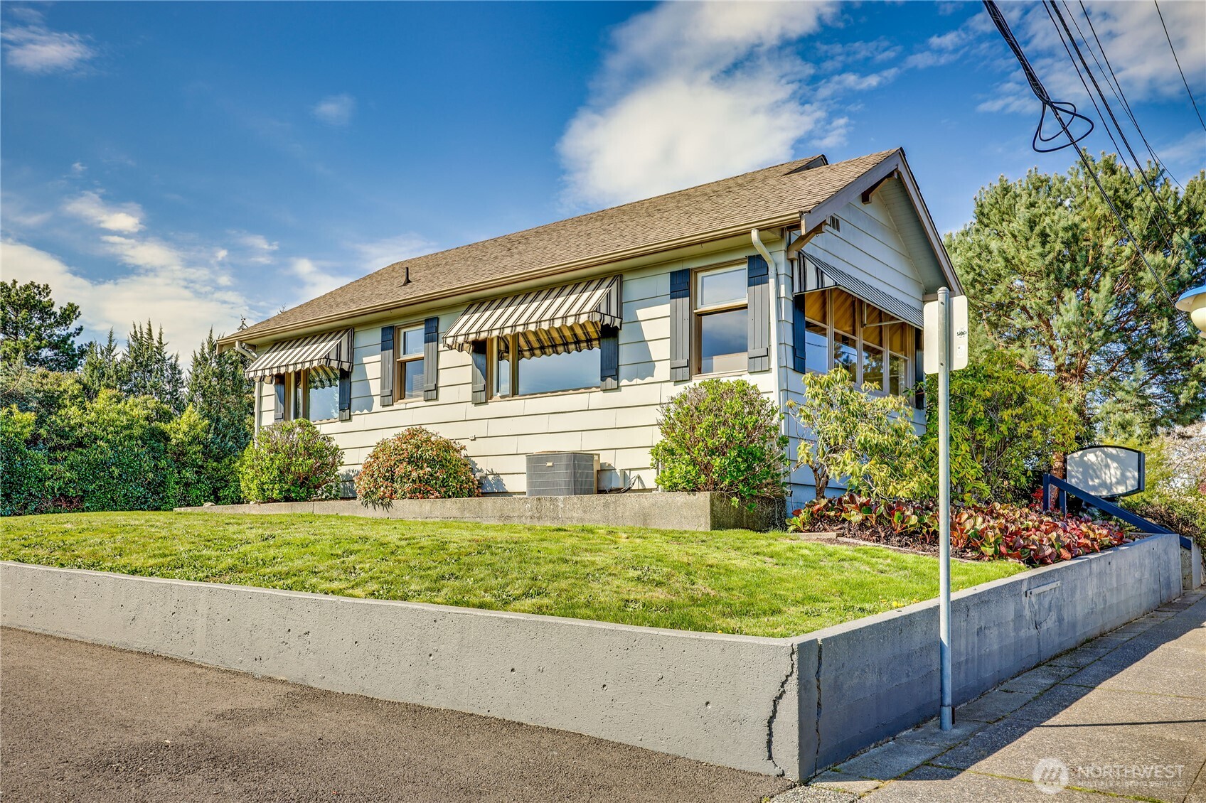 19163 Jensen Way Property Photo 1