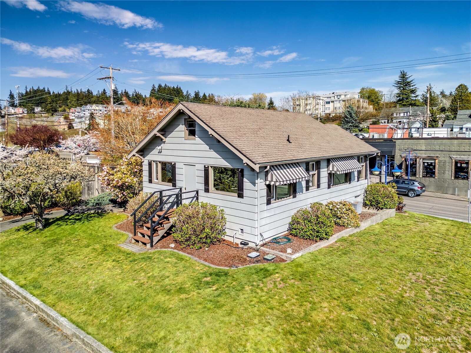 19163 Jensen Way Property Photo 3