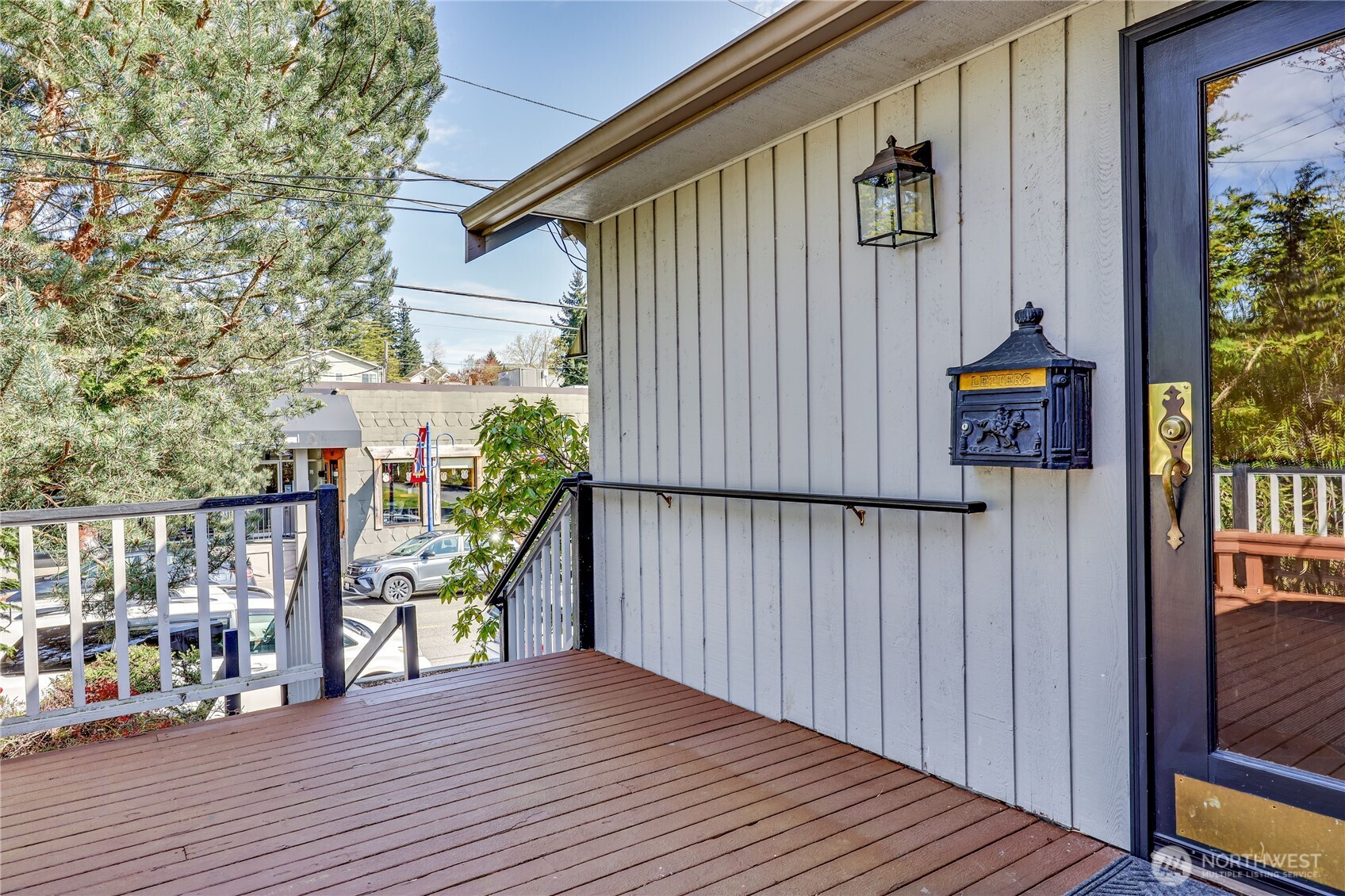 19163 Jensen Way Property Photo 8