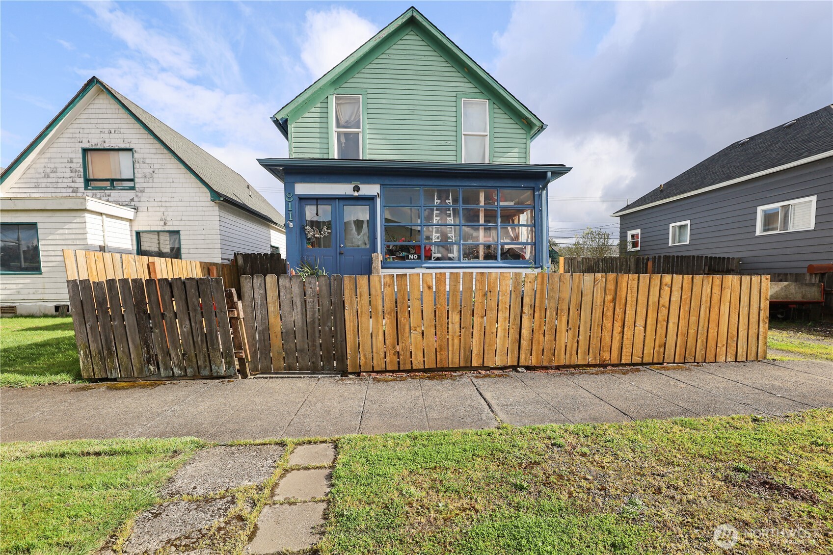 811 W Market Street Property Photo