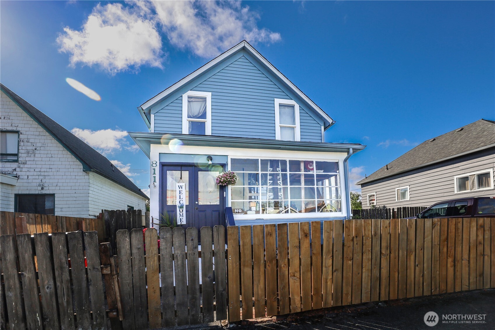 811 W Market Street Property Photo 2