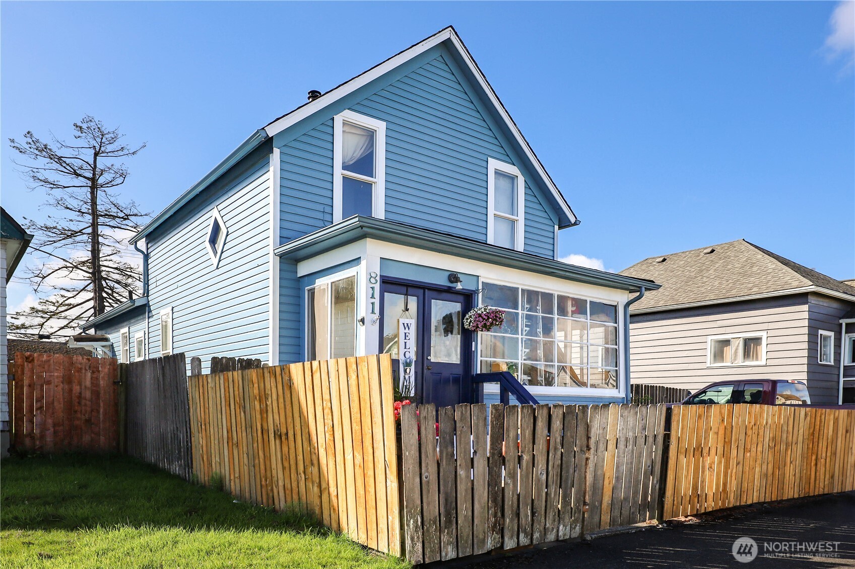 811 W Market Street Property Photo 3